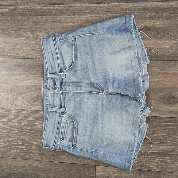 American Eagle Outfitters Pants - American Eagle Light Wash Raw Hem Hi Rise Shortie Shorts Size 2